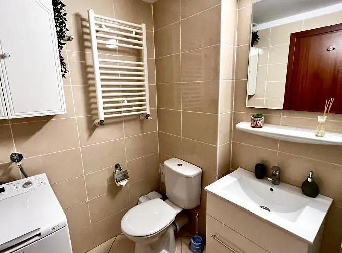 Wood Story - Modern 1br Near Center With Parking