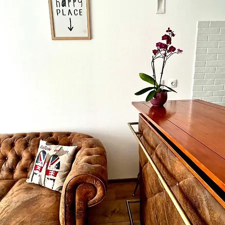 Wood Story - Modern 1br Near Center With Parking Apartment *
