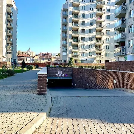 Lägenhet Wood Story - Modern 1br Near Center With Parking