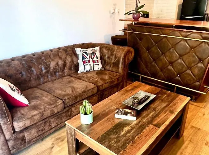 Wood Story - Modern 1br Near Center With Parking *