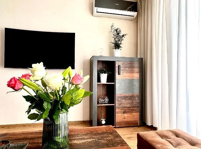 Apartament Wood Story - Modern 1br Near Center With Parking