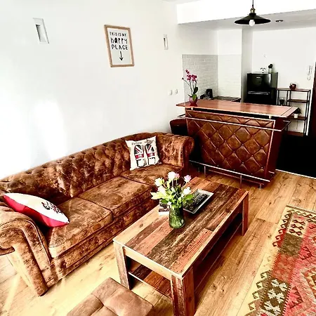 Wood Story - Modern 1br Near Center With Parking *